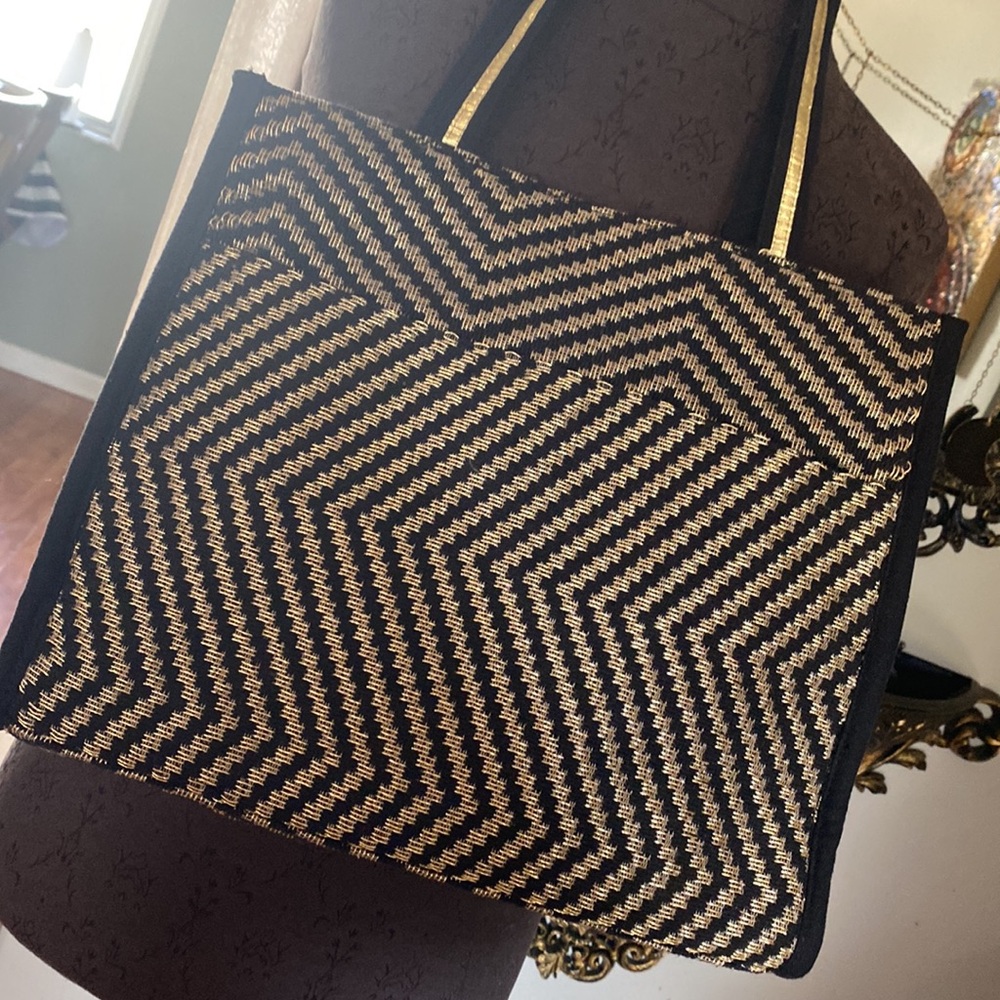 NWT Embellished Black and Gold America & Beyond Shoulder Bag - Picture 6 of 16